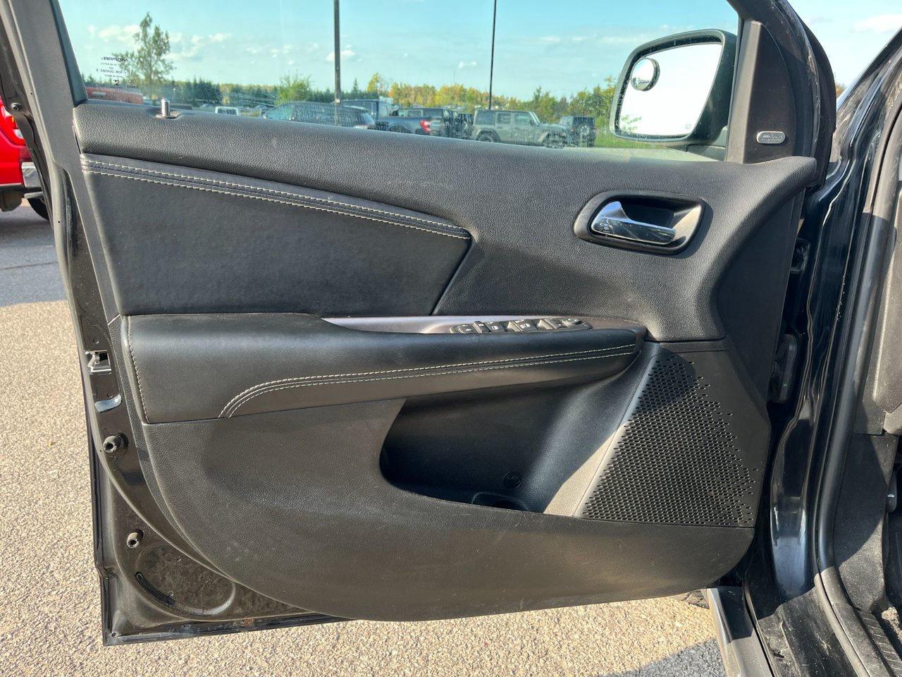 2017 Dodge Journey FWD 4DR CROSSROAD Photo