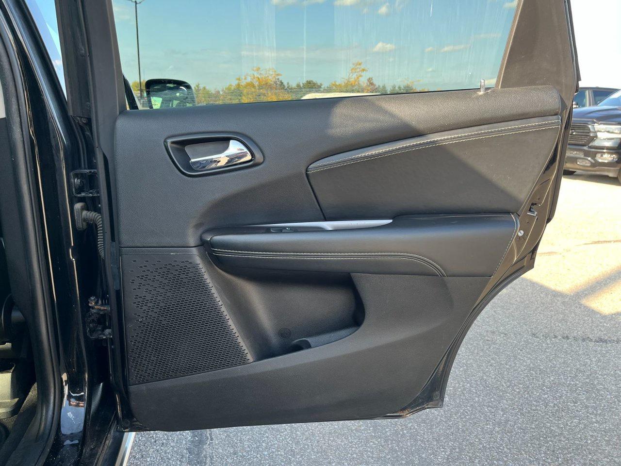 2017 Dodge Journey FWD 4DR CROSSROAD Photo