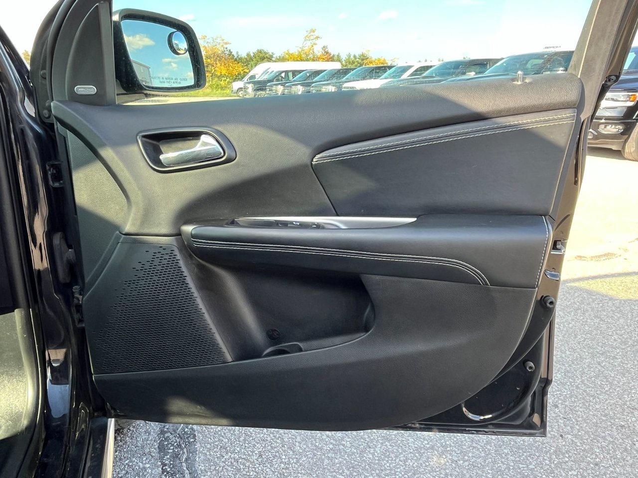 2017 Dodge Journey FWD 4DR CROSSROAD Photo