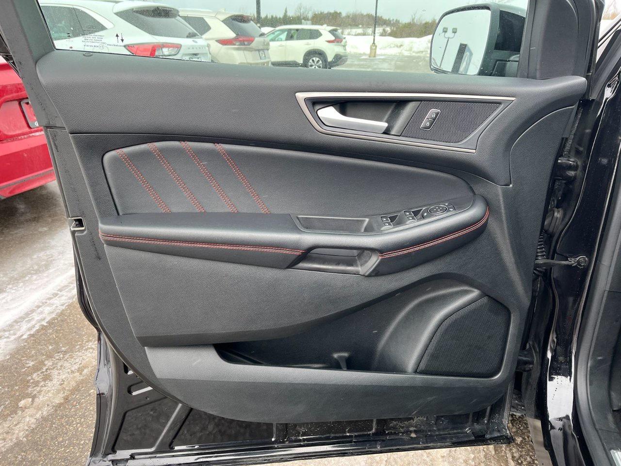 2022 Ford Edge ST Line AWD Photo