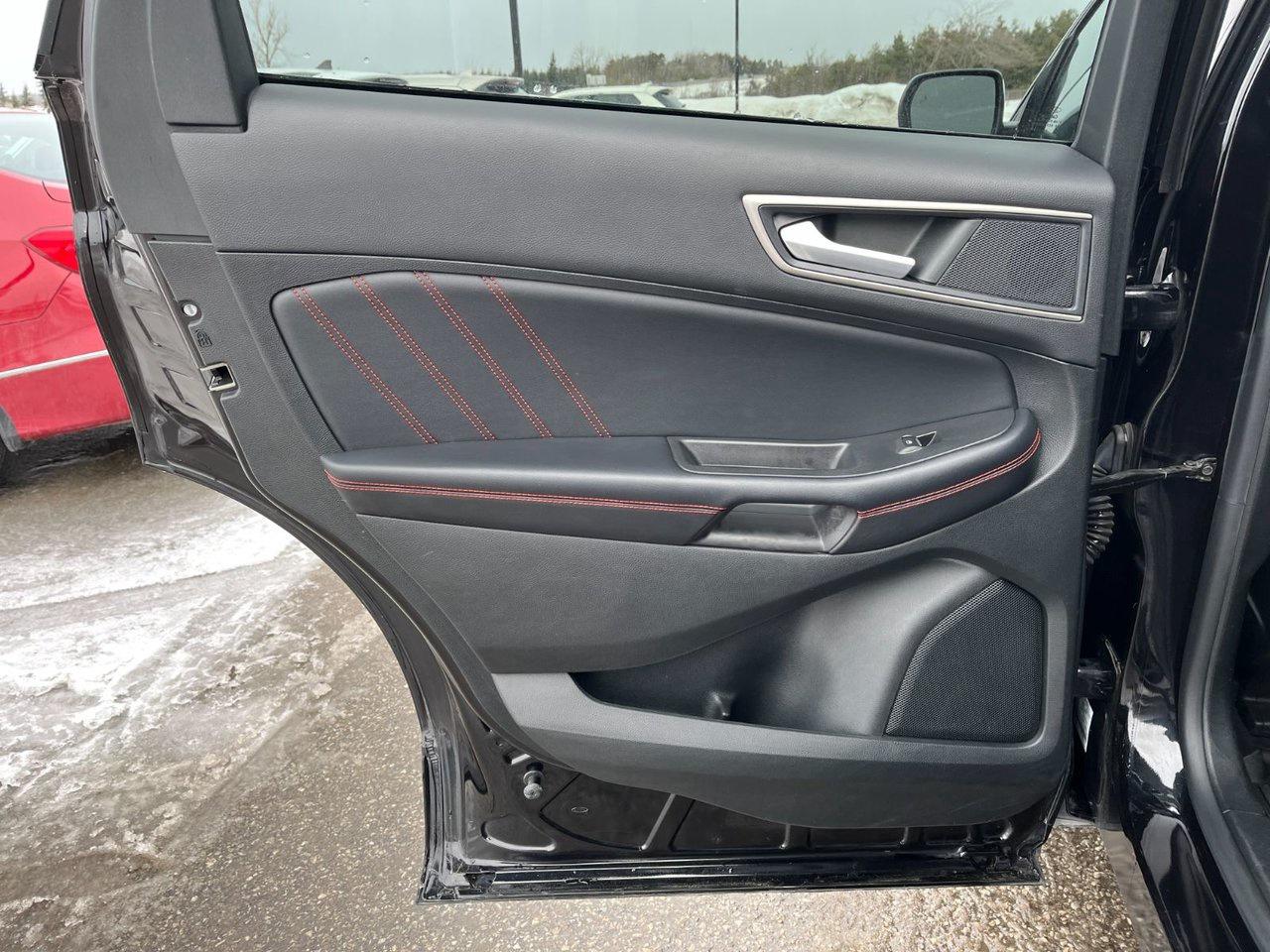 2022 Ford Edge ST Line AWD Photo