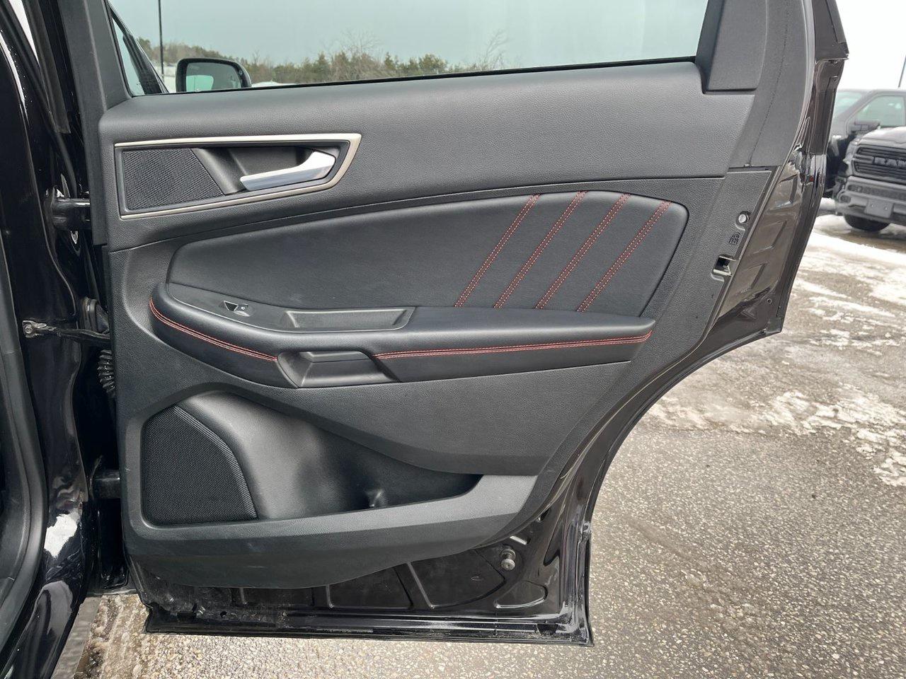 2022 Ford Edge ST Line AWD Photo