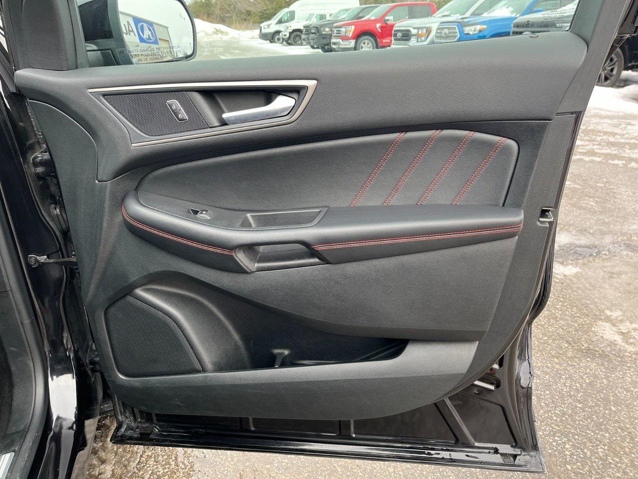 2022 Ford Edge ST Line AWD Photo