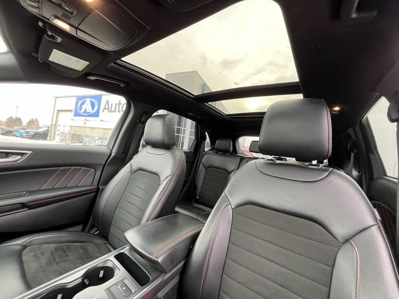 2022 Ford Edge ST Line AWD Photo