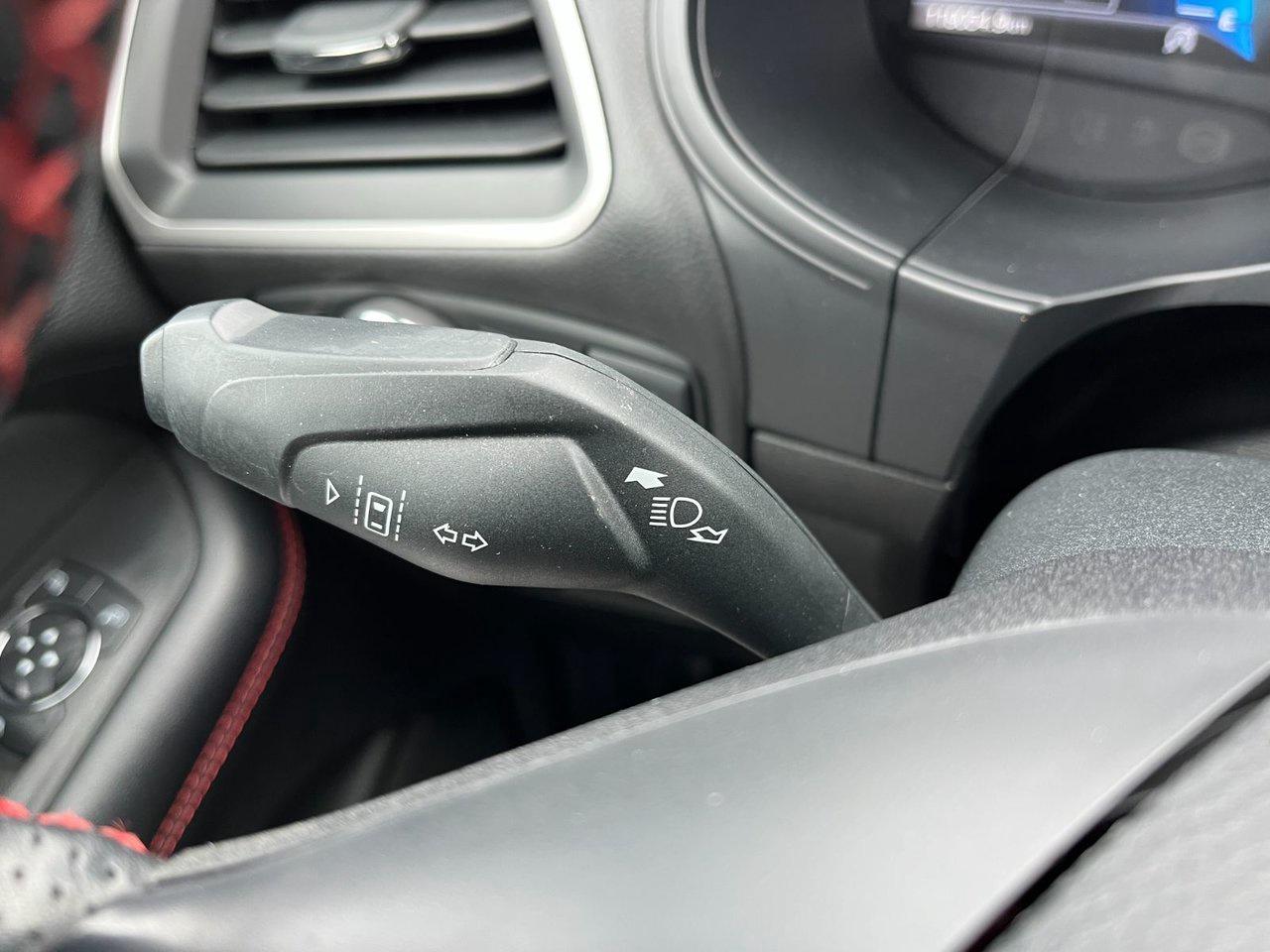 2022 Ford Edge ST Line AWD Photo