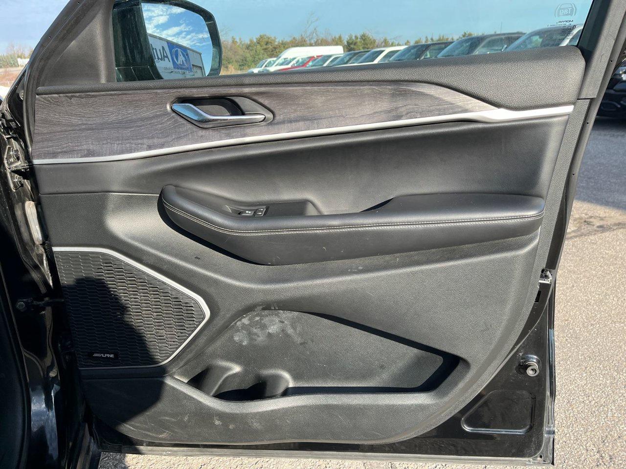 2021 Jeep Grand Cherokee LIMITED 4X4 Photo