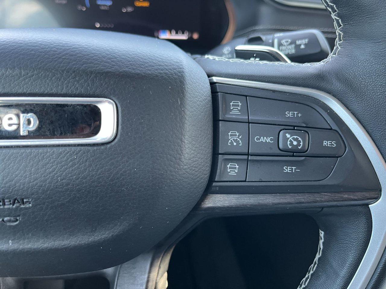 2021 Jeep Grand Cherokee LIMITED 4X4 Photo