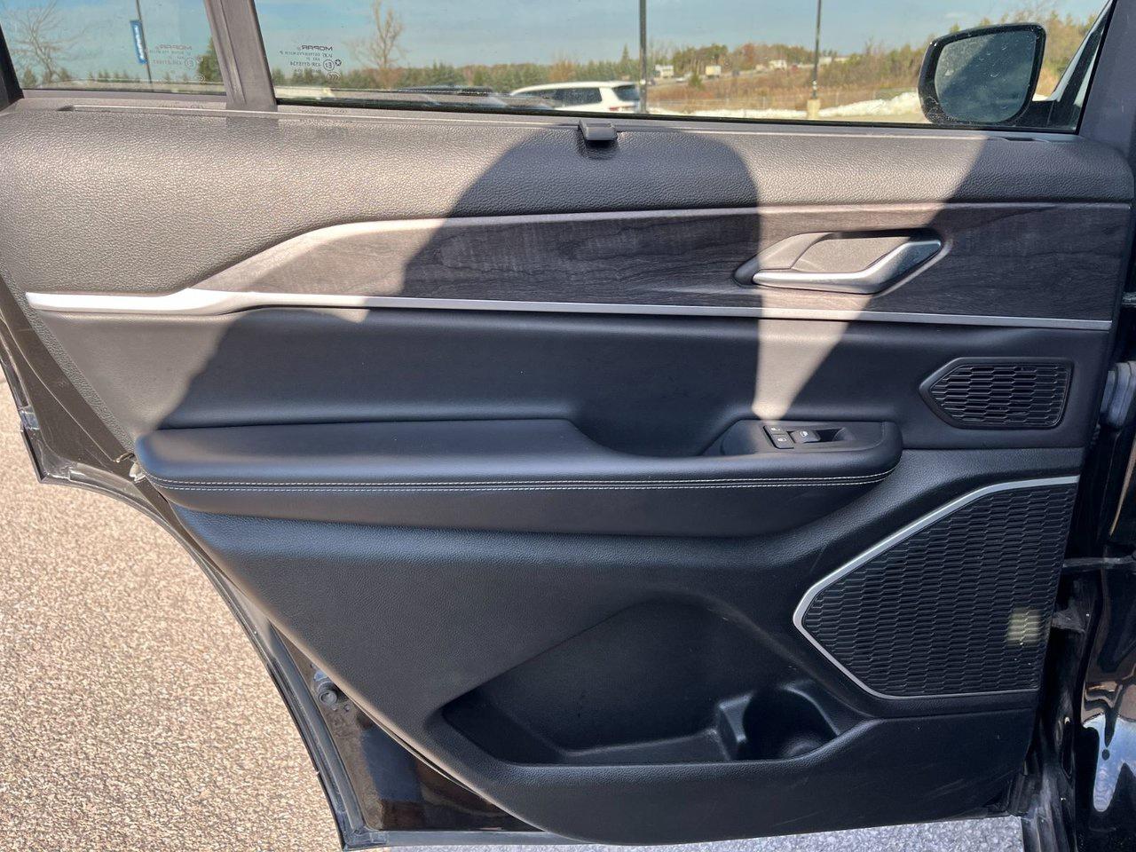 2021 Jeep Grand Cherokee L Limited 4x4 Photo