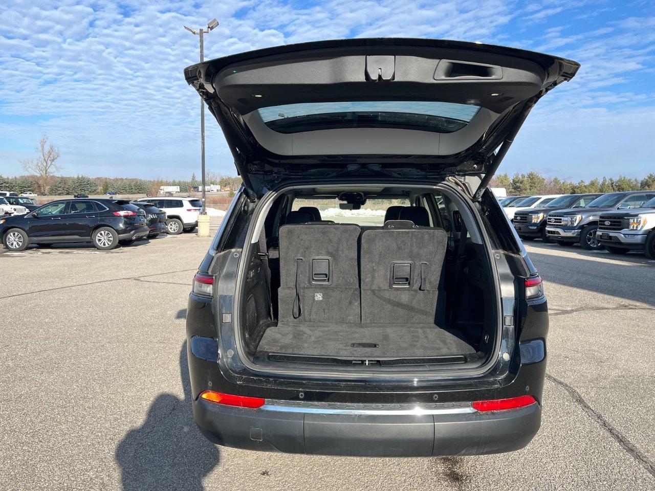 2021 Jeep Grand Cherokee L Limited 4x4 Photo