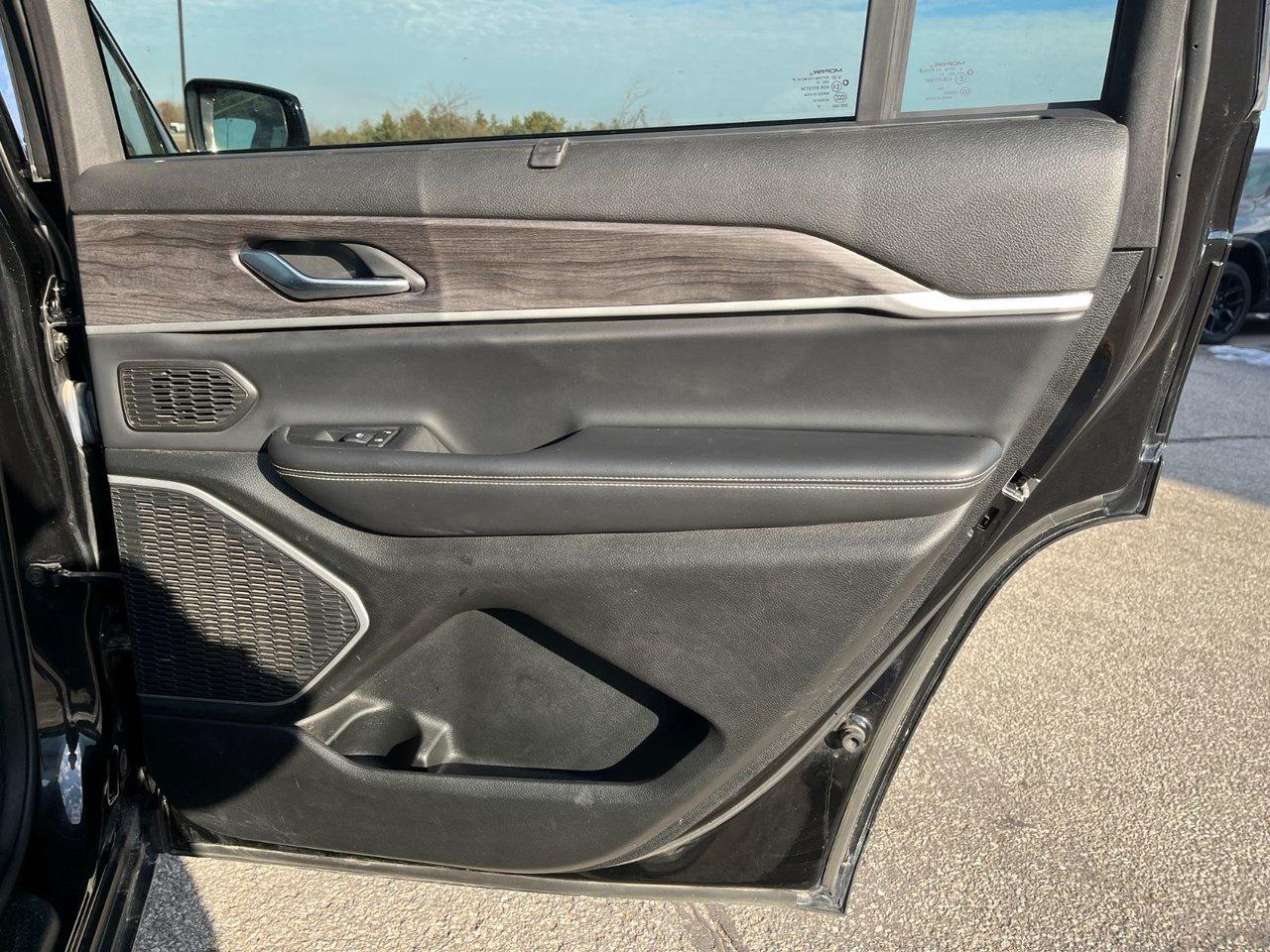 2021 Jeep Grand Cherokee L Limited 4x4 Photo