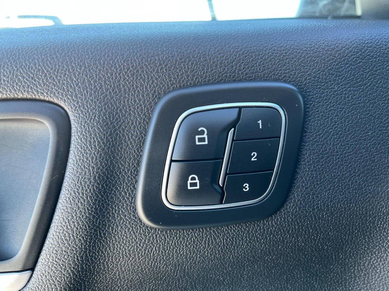 2024 Ford Escape Platinum AWD Photo