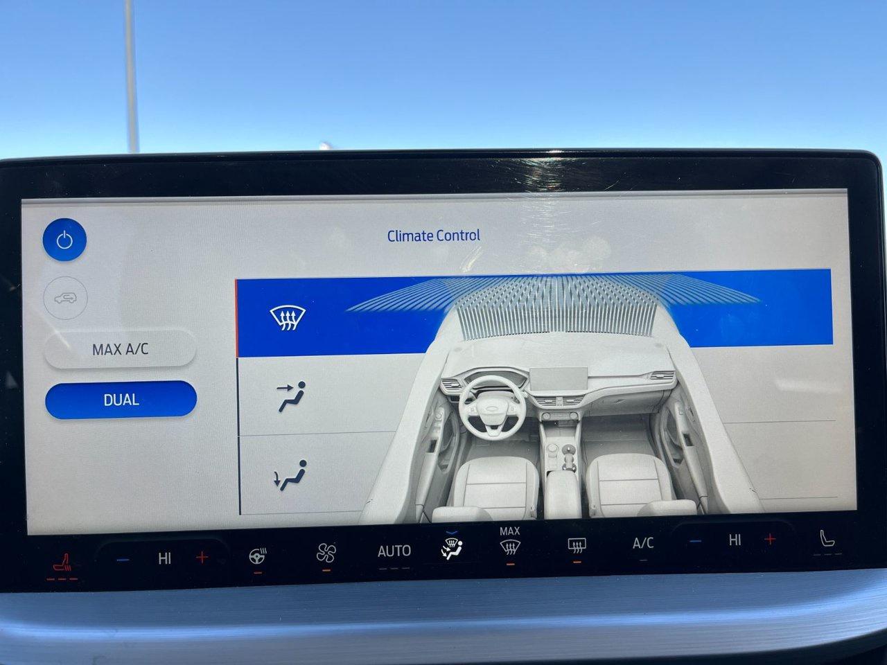 2024 Ford Escape Platinum AWD Photo