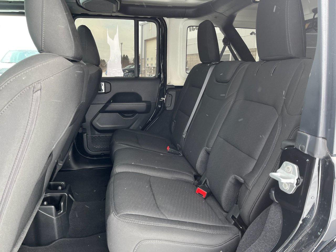 2021 Jeep Wrangler Unlimited Sahara Photo