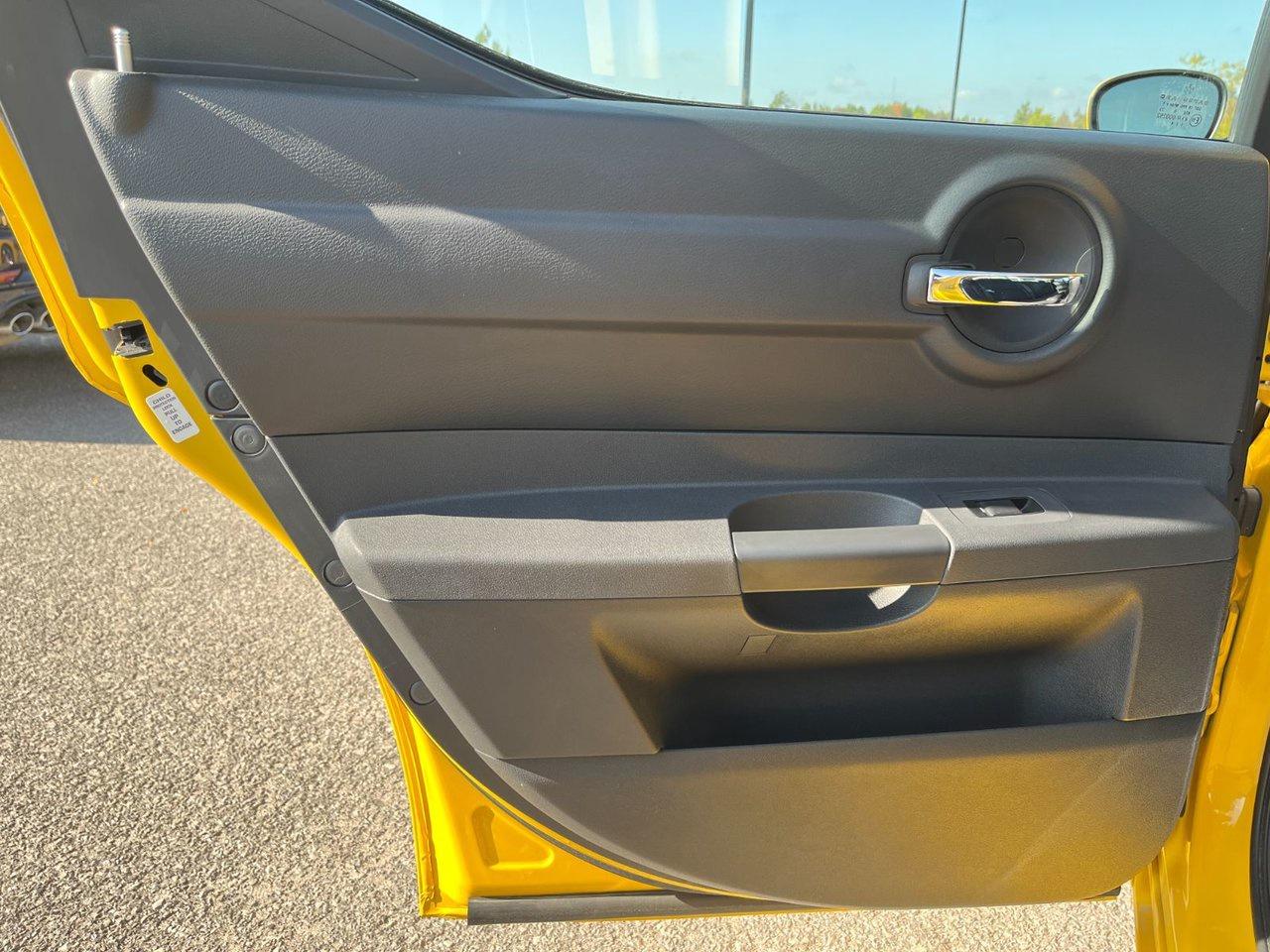 2007 Dodge Charger SRT8 RWD Photo