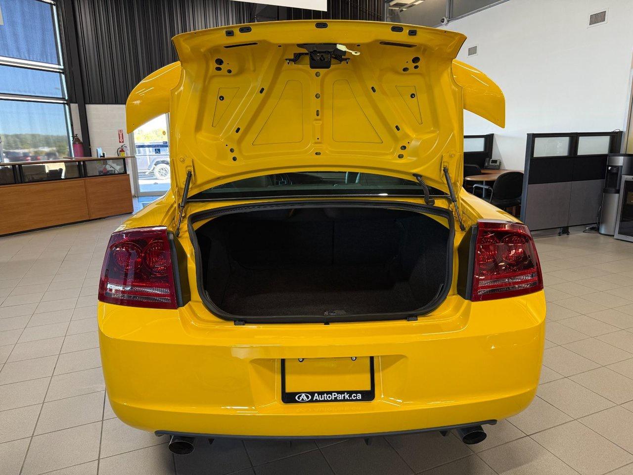 2007 Dodge Charger SRT8 RWD Photo