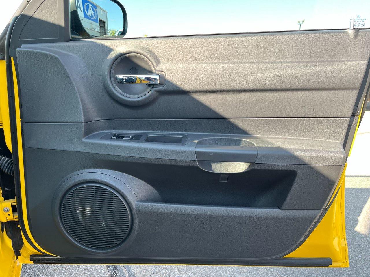 2007 Dodge Charger SRT8 RWD Photo