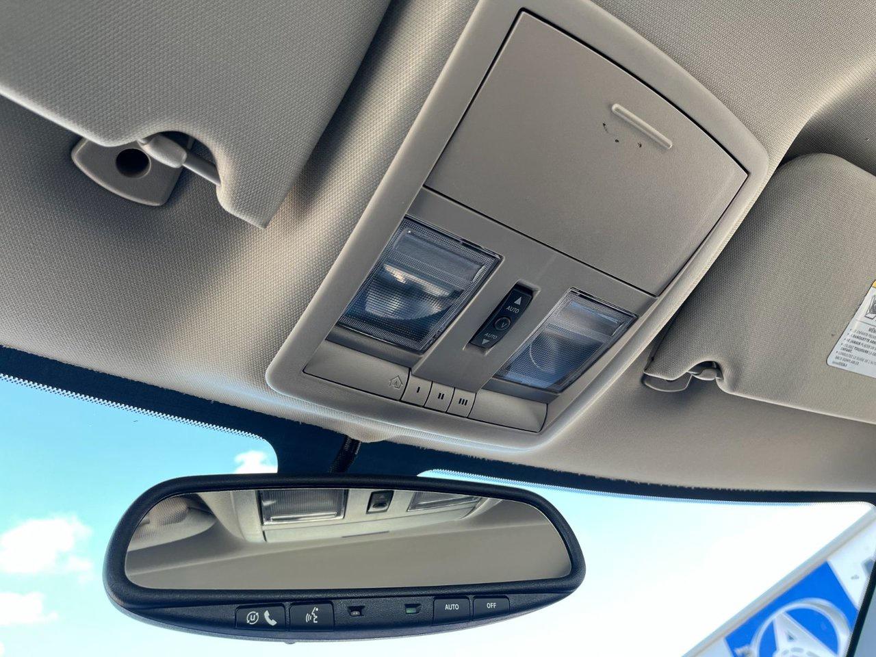 2007 Dodge Charger SRT8 RWD Photo