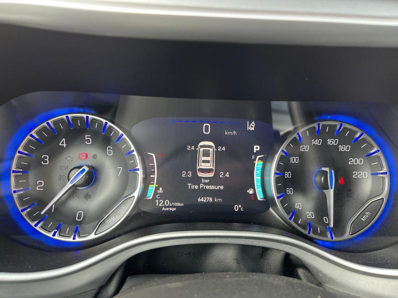 2024 Chrysler Pacifica TOURING-L FWD Photo