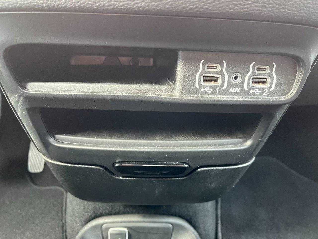 2024 Chrysler Pacifica TOURING-L FWD Photo