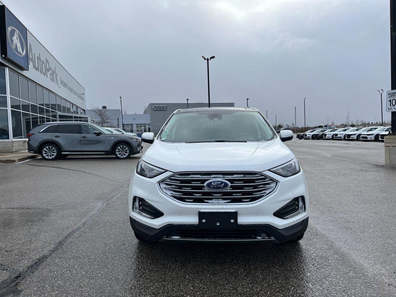 2023 Ford Edge Titanium AWD Photo2