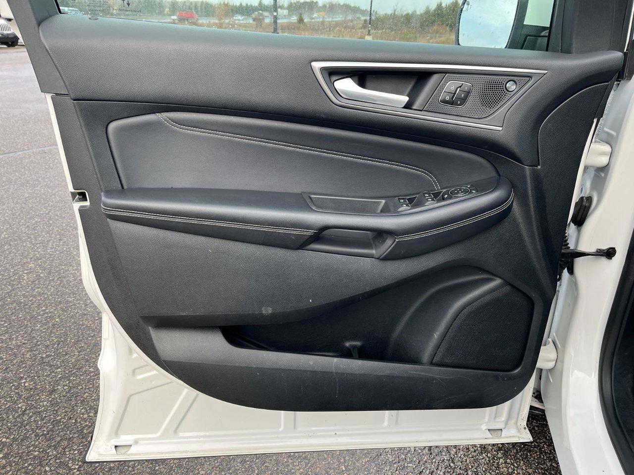 2023 Ford Edge Titanium AWD Photo