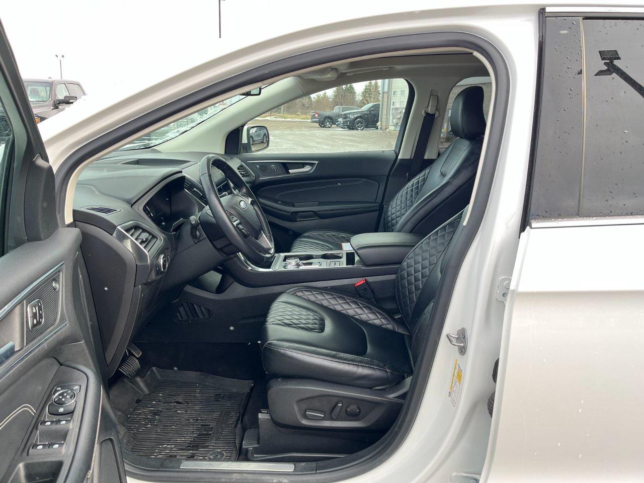 2023 Ford Edge Titanium AWD Photo