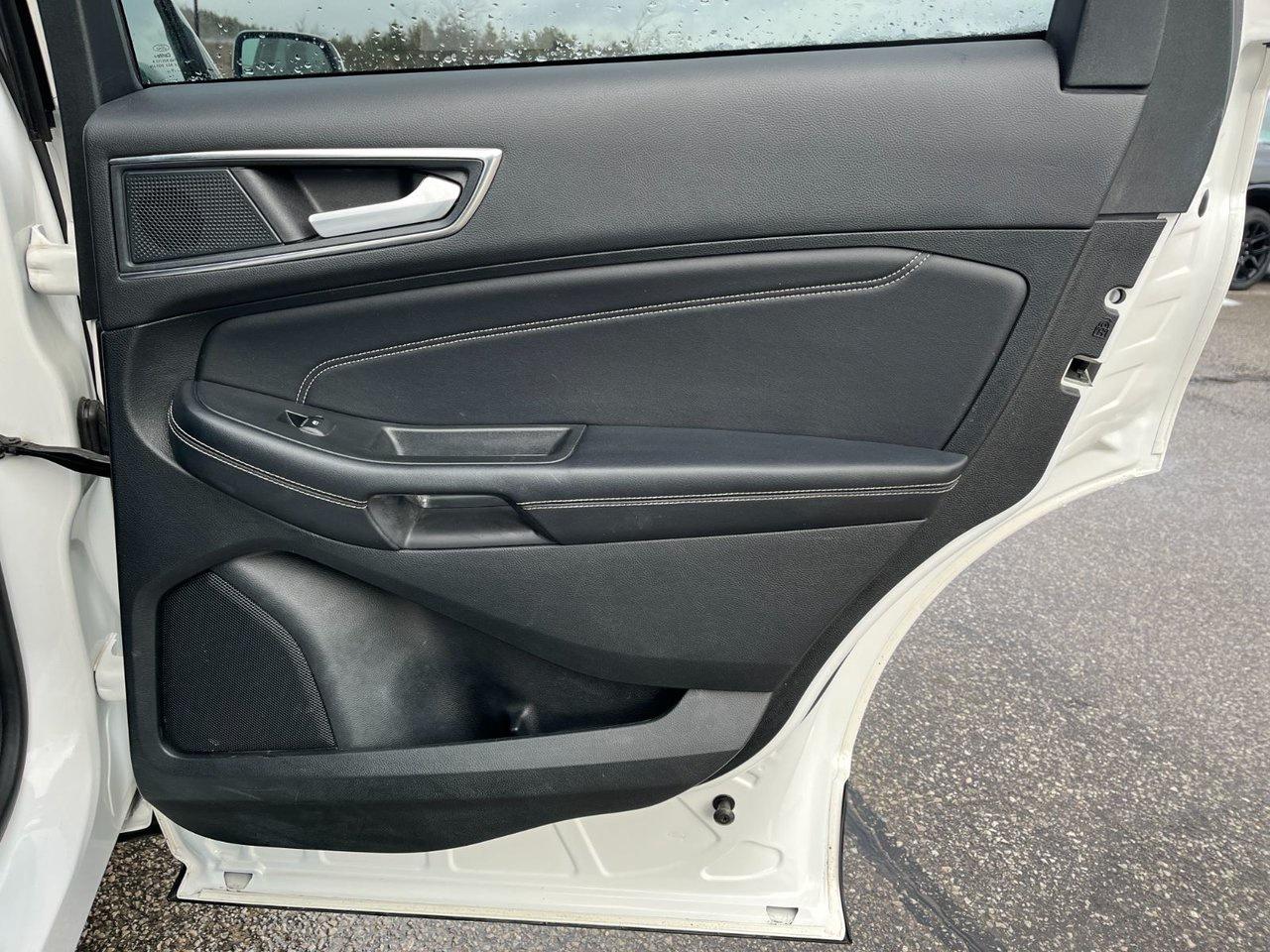 2023 Ford Edge Titanium AWD Photo