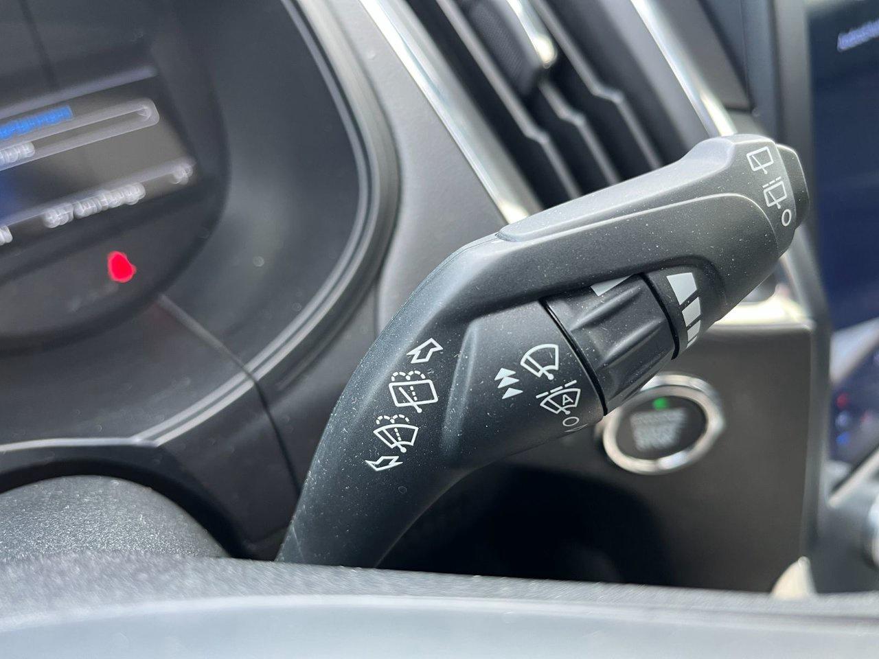 2023 Ford Edge Titanium AWD Photo