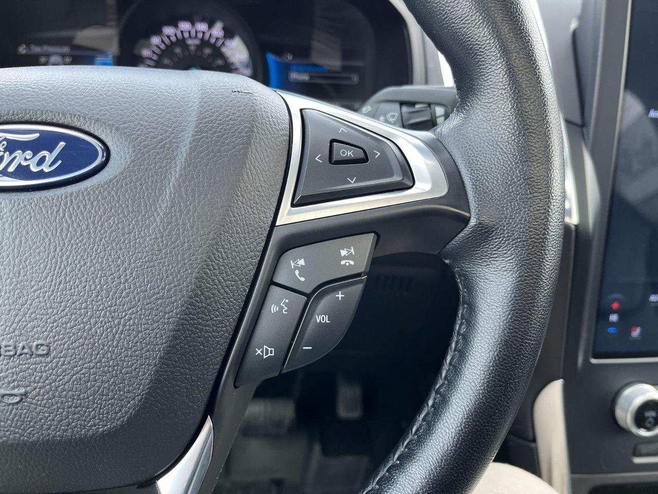 2023 Ford Edge Titanium AWD Photo