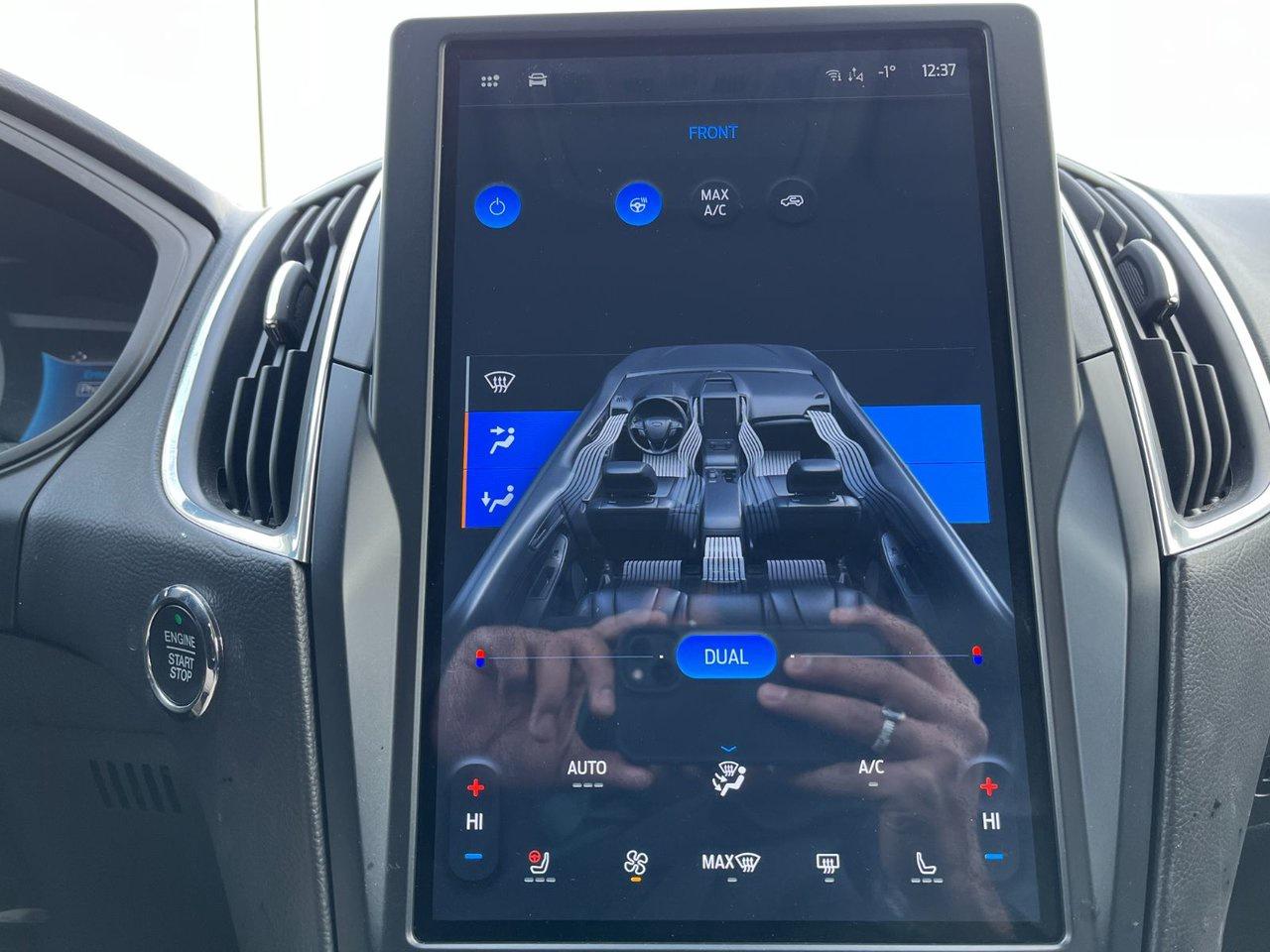 2023 Ford Edge Titanium AWD Photo