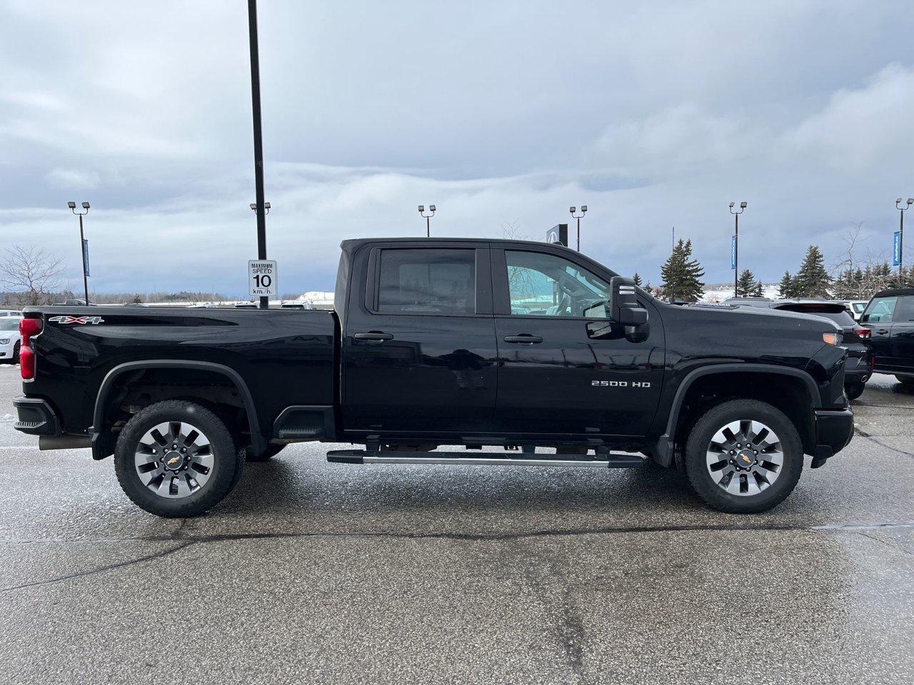2024 Chevrolet SILVERADO 2500HD 4WD Crew Cab 159 Custom Photo4