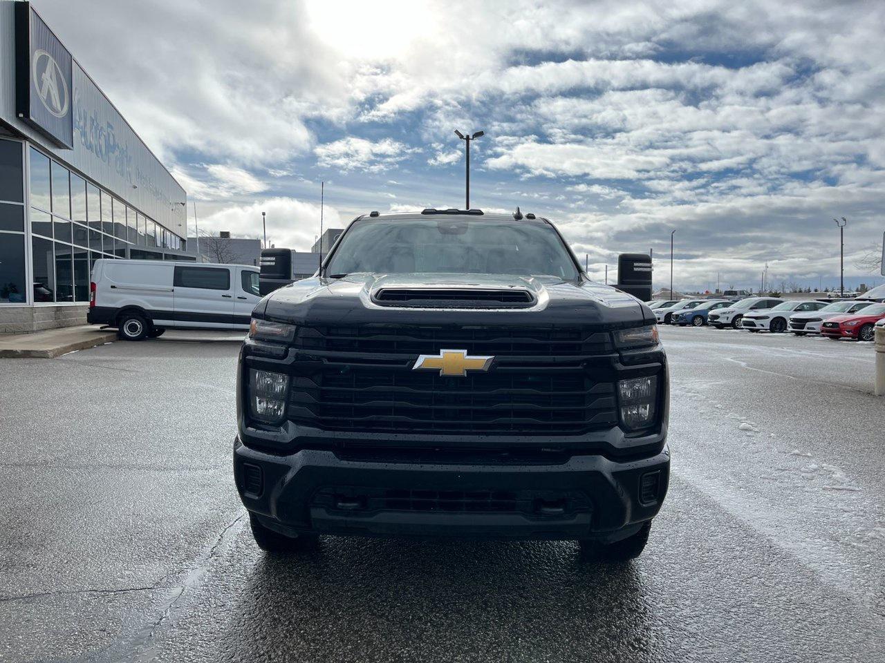 2024 Chevrolet SILVERADO 2500HD 4WD Crew Cab 159 Custom Photo2