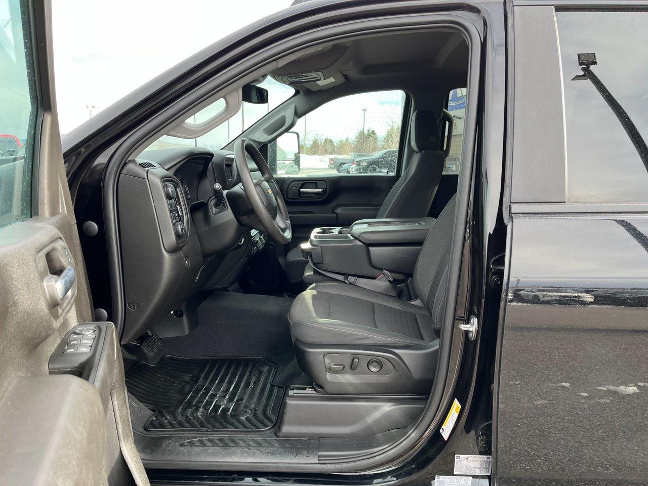 2024 Chevrolet SILVERADO 2500HD 4WD Crew Cab 159 Custom Photo