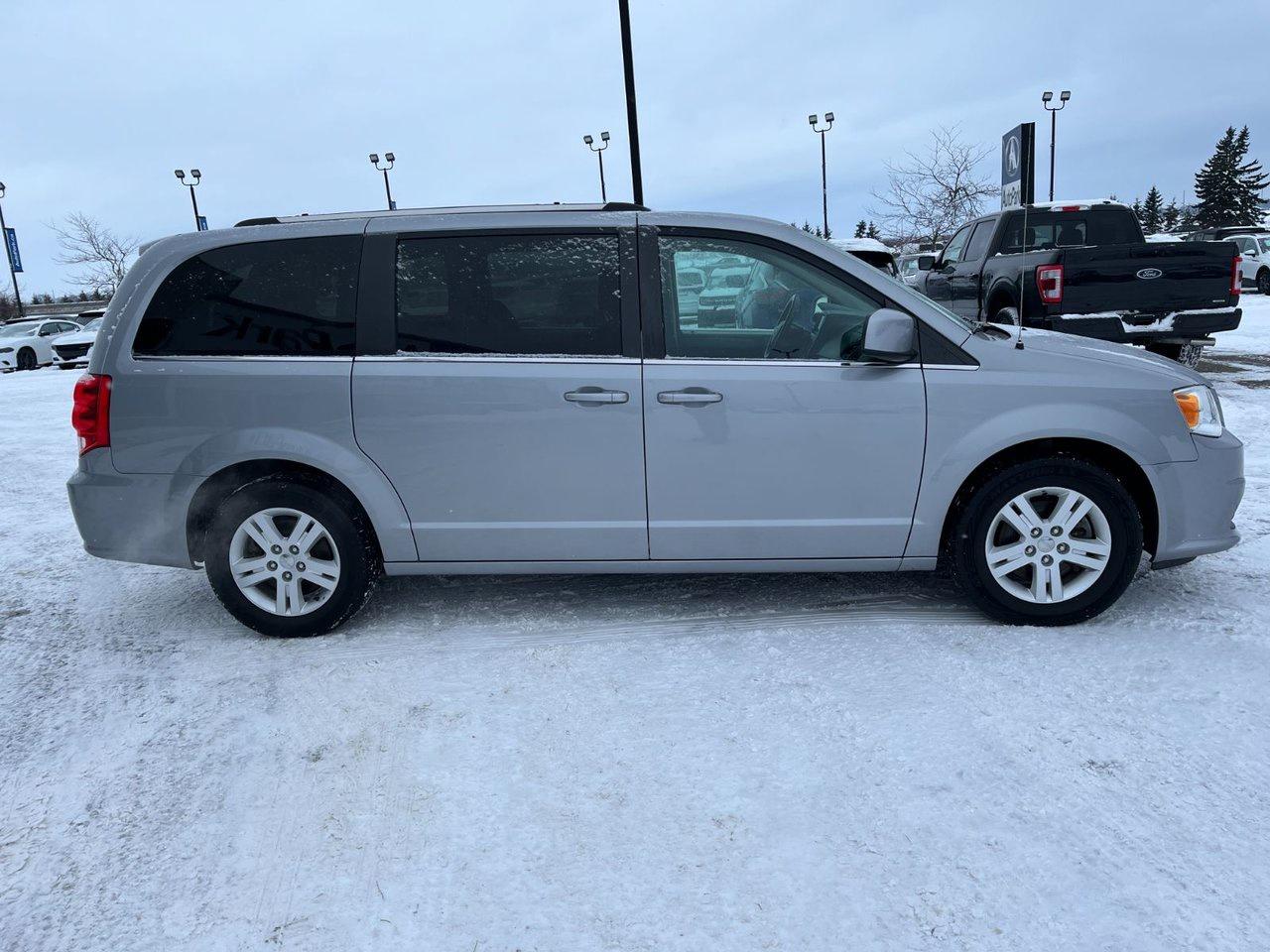 2019 Dodge Grand Caravan Crew Plus Photo