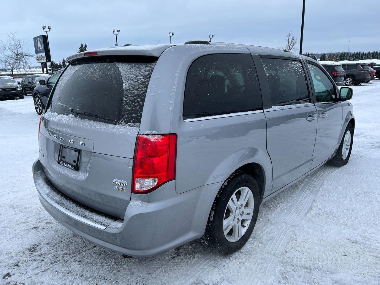 2019 Dodge Grand Caravan Crew Plus Photo