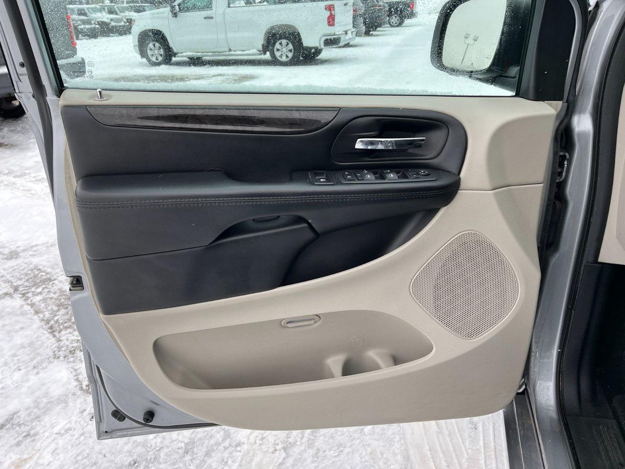 2019 Dodge Grand Caravan Crew Plus Photo