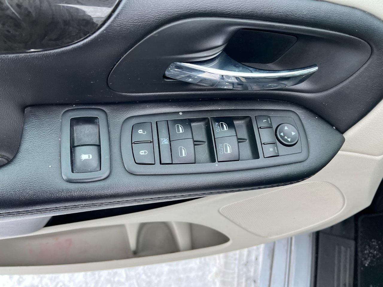 2019 Dodge Grand Caravan Crew Plus Photo