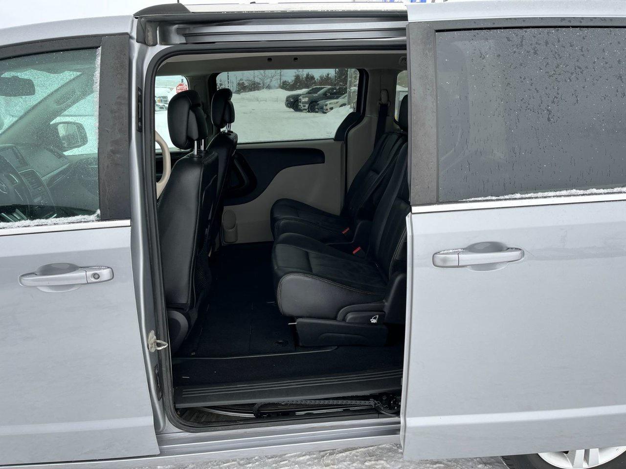 2019 Dodge Grand Caravan Crew Plus Photo