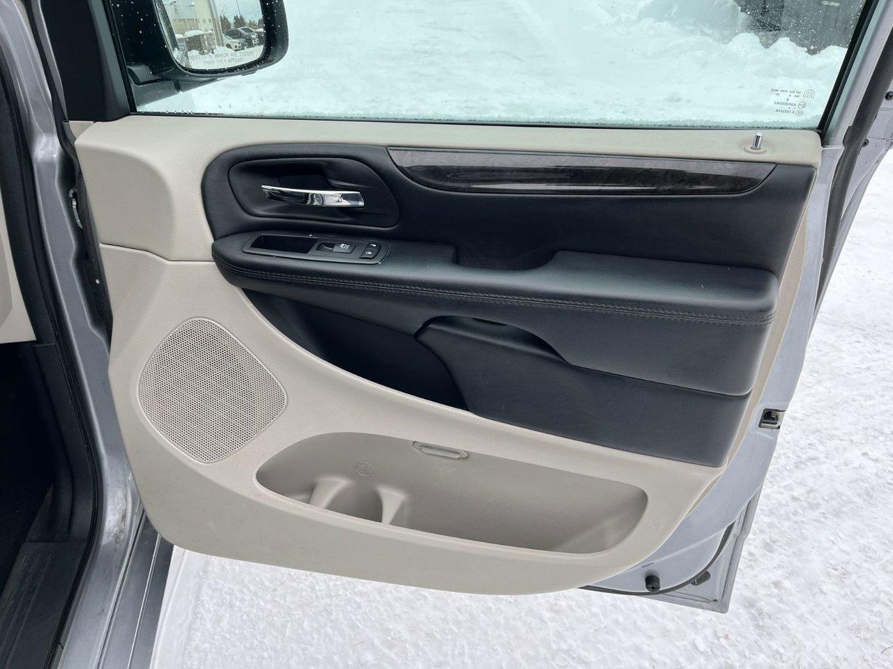 2019 Dodge Grand Caravan Crew Plus Photo