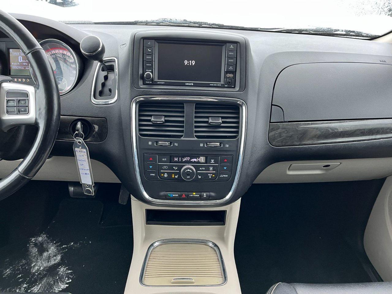 2019 Dodge Grand Caravan Crew Plus Photo