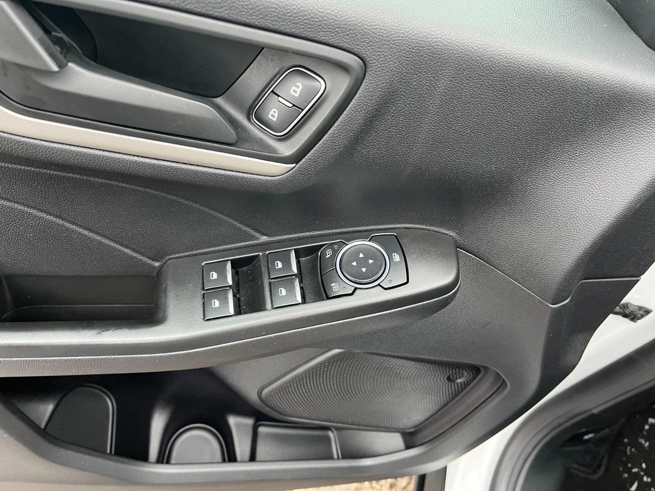 2022 Ford Escape SE Photo