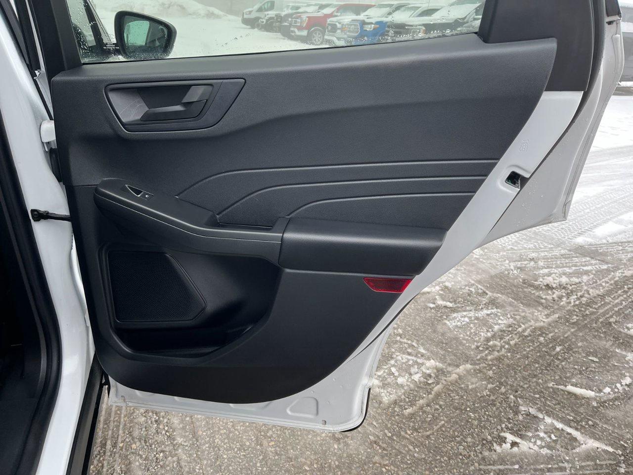 2022 Ford Escape SE Photo