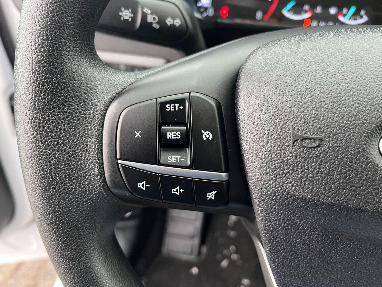 2022 Ford Escape SE Photo