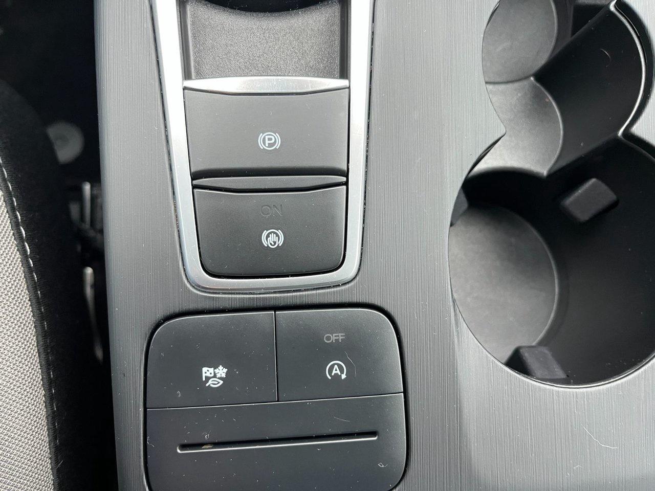 2022 Ford Escape SE Photo