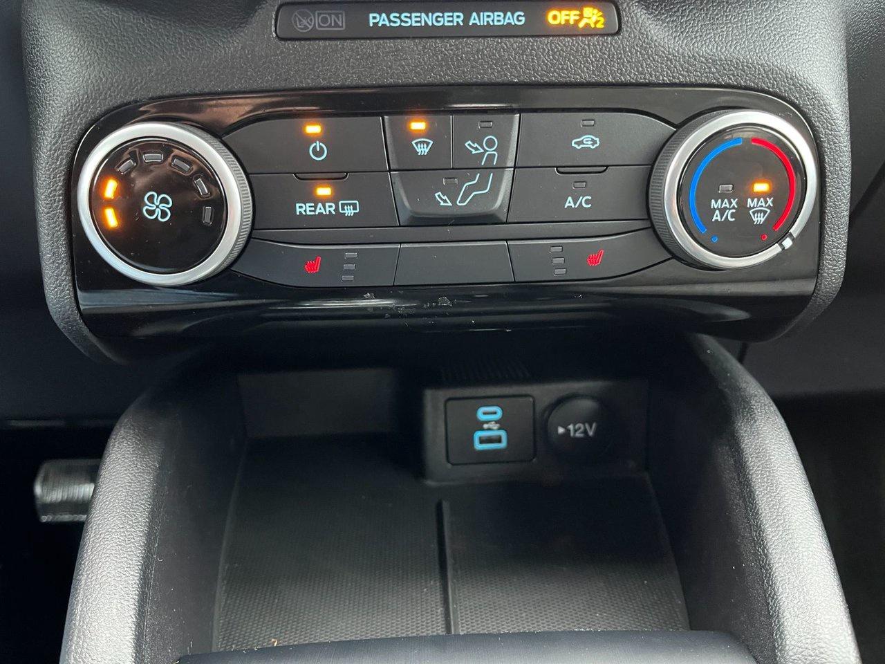 2022 Ford Escape SE Photo