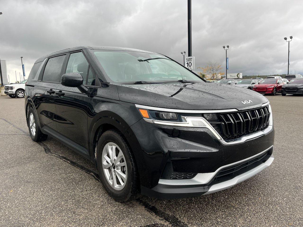 2022 Kia Carnival LX FWD Photo3