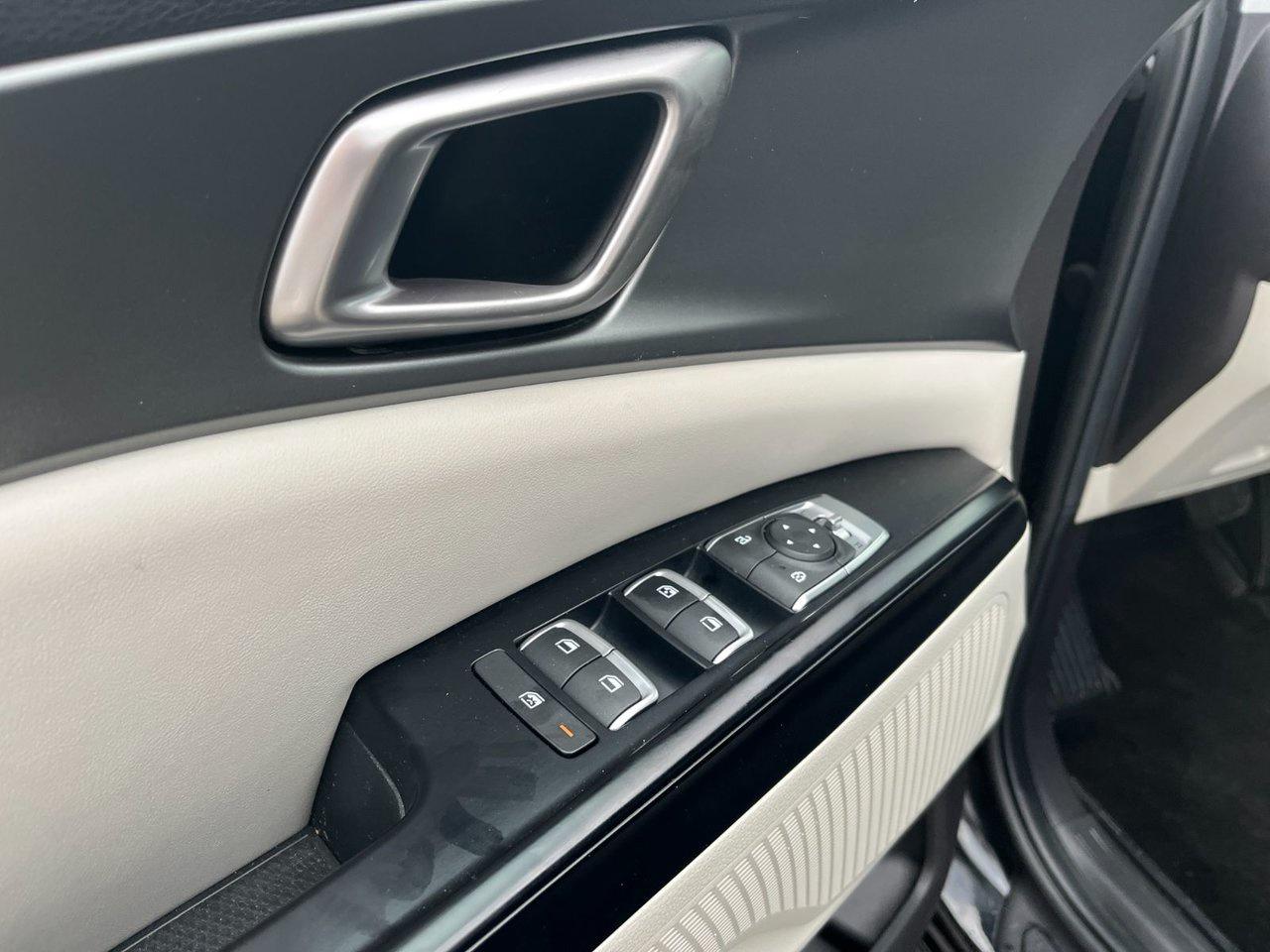 2022 Kia Carnival LX FWD Photo