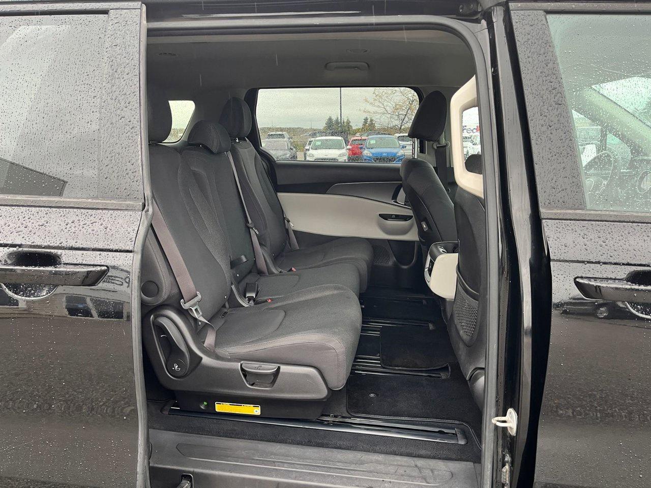 2022 Kia Carnival LX FWD Photo