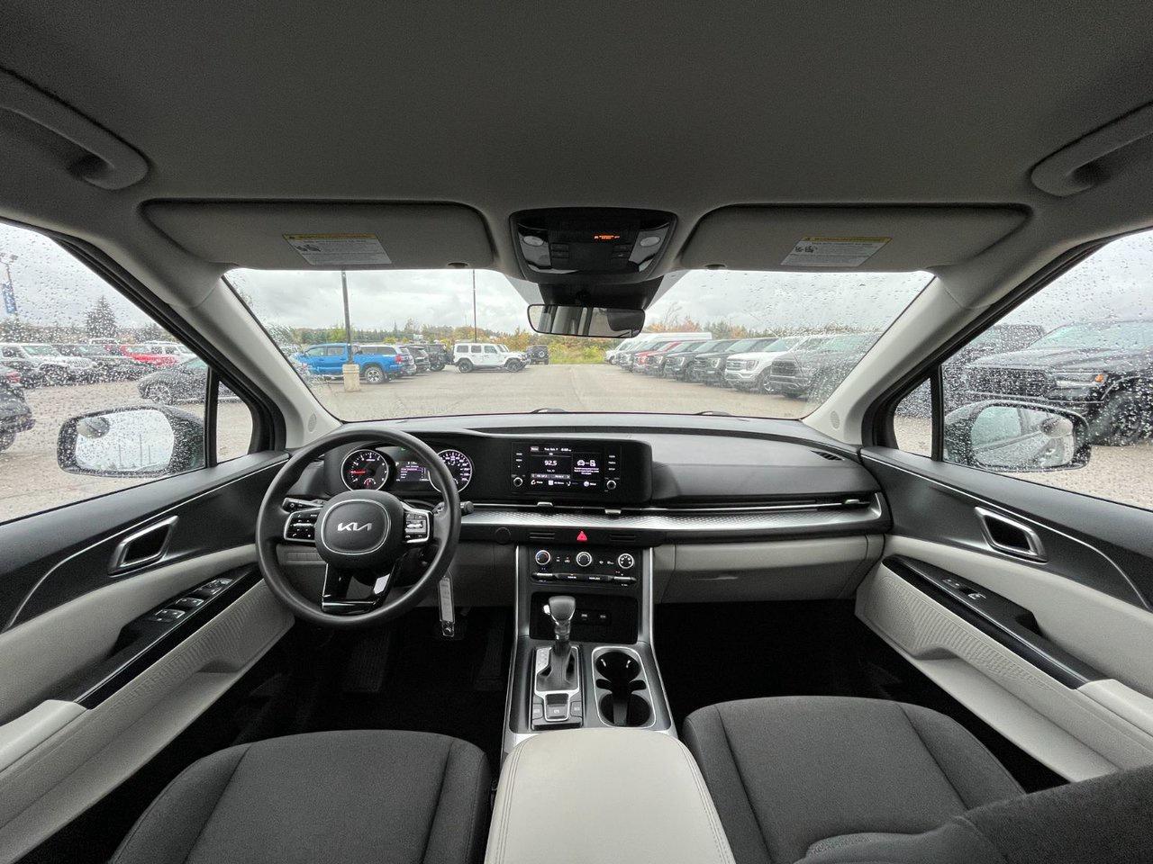 2022 Kia Carnival LX FWD Photo