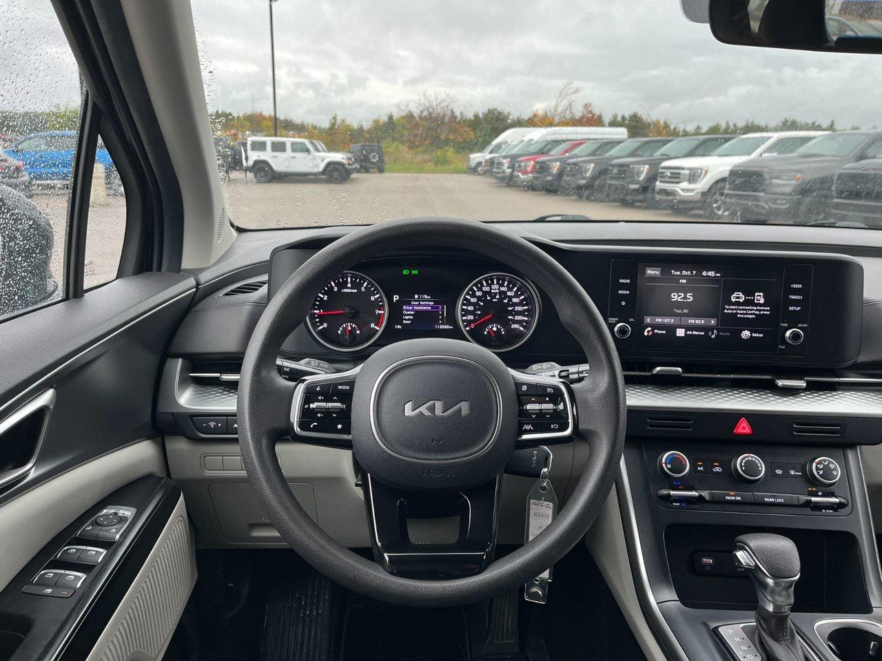 2022 Kia Carnival LX FWD Photo